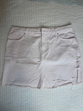 Women’s Distressed Pale Pink Denim Skirt Size 12